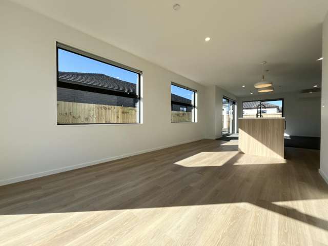 18 Rita Angus Road 10145_4
