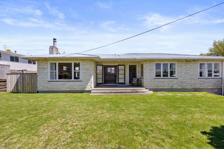 21 Hinemoa Avenue Taupō_18