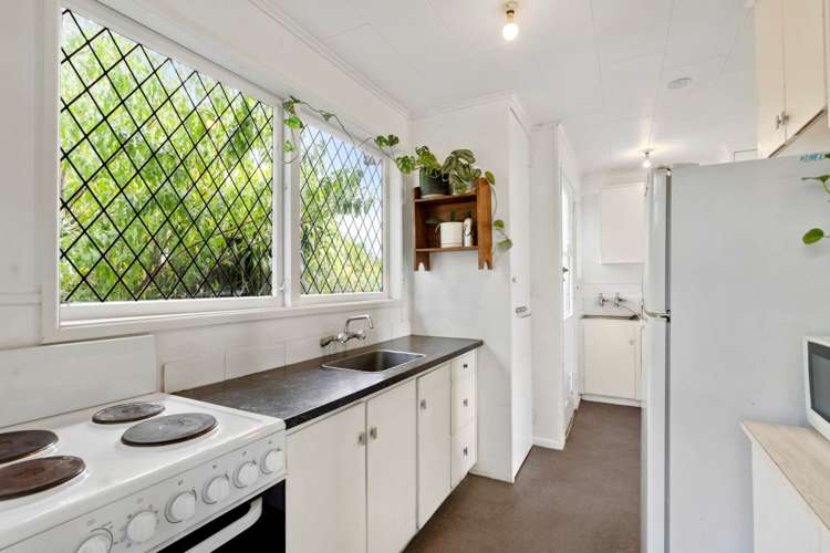 5 Simpson Road Ranui_16