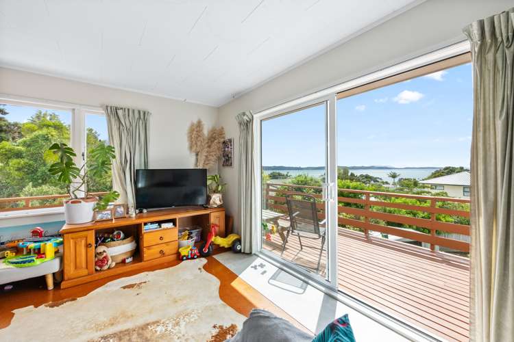 19 Virginia Circus Snells Beach_15