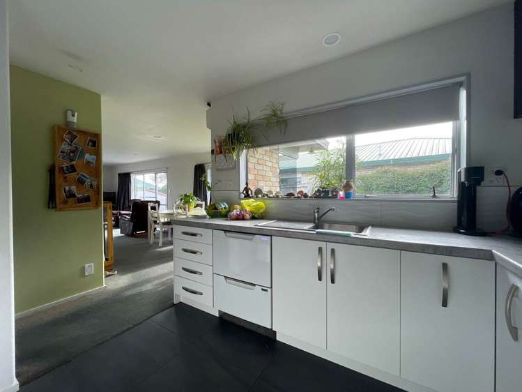 6 Crisp Drive Papamoa Beach_2