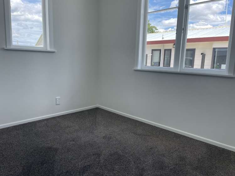 702A Dennett Street 10487_12