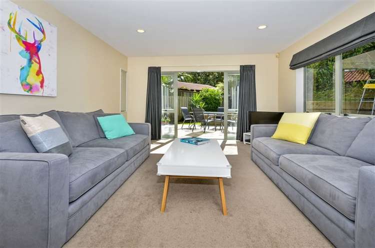 2/33 Pluto Place Beach Haven_1