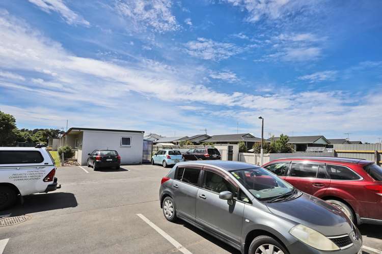 22 Avenal Street Avenal_24