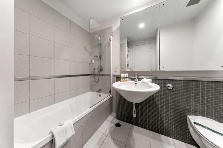 1J/22 Pakenham Street East Auckland Central_8