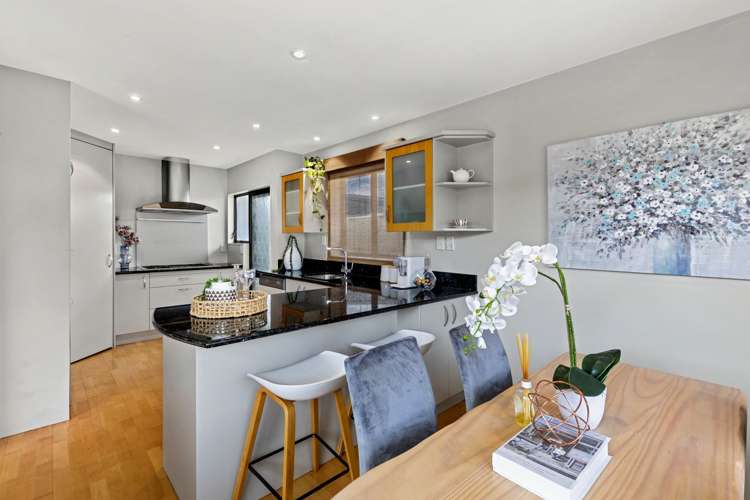 2/5 Annette Avenue Te Atatu South_8