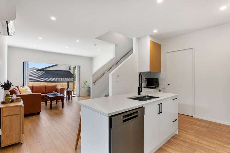 40C Leo Street Glen Eden_11