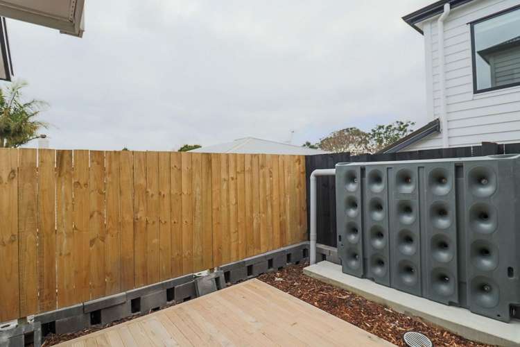 25D Lynbrooke Avenue Blockhouse Bay_13