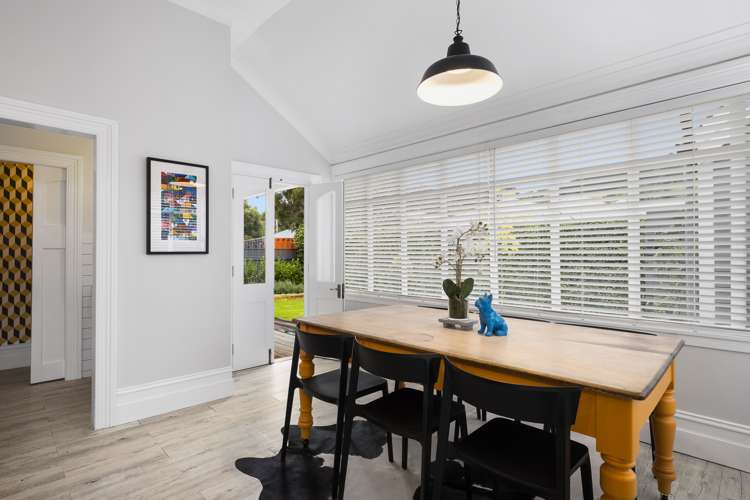 377 North Road North East Valley_14