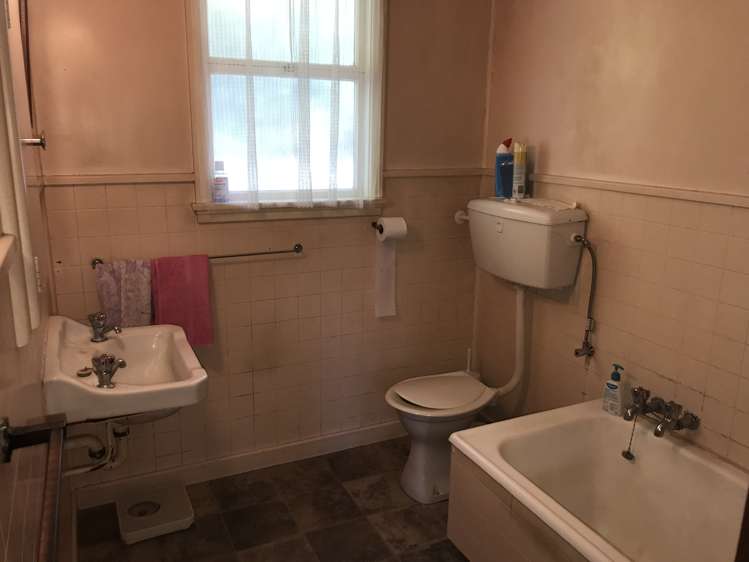 2/42 Reid Crescent Allenton_17