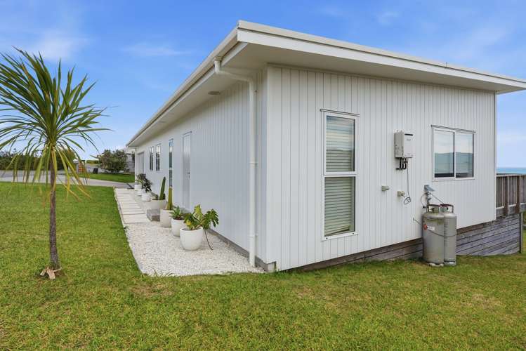 34 Eagles Way Cable Bay_29