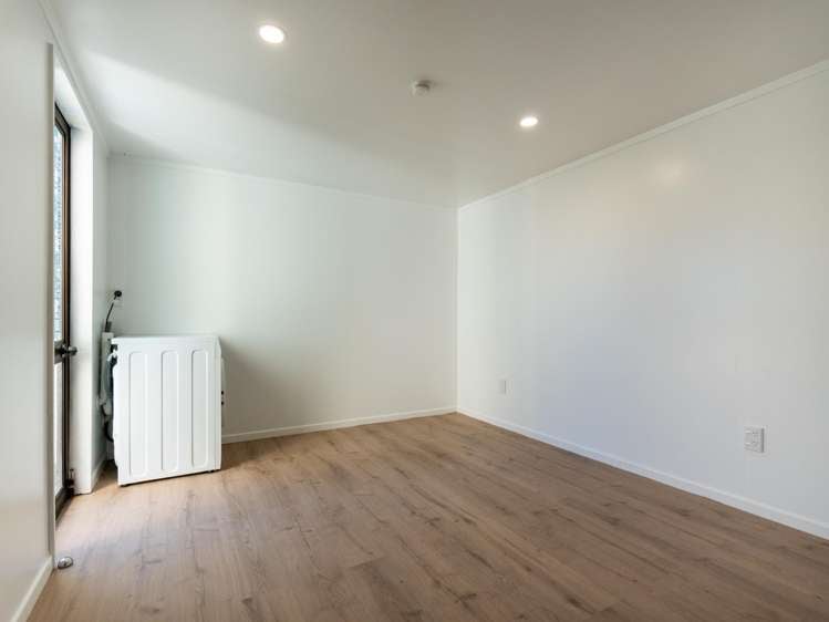 55 Beazley Avenue Paparangi_15