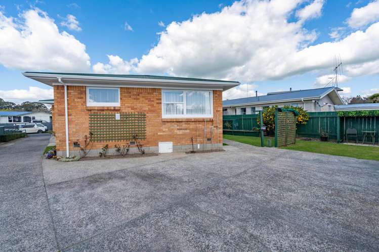 49 Garden Heights Avenue Glenview_24