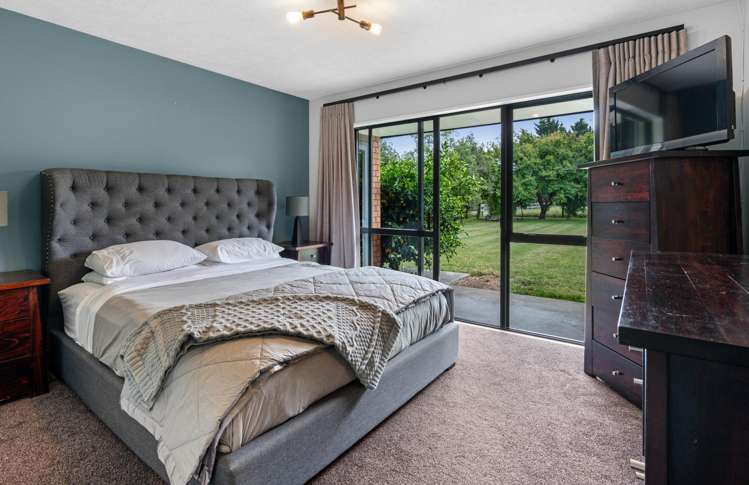 4/229 Curraghs Road Weedons_7