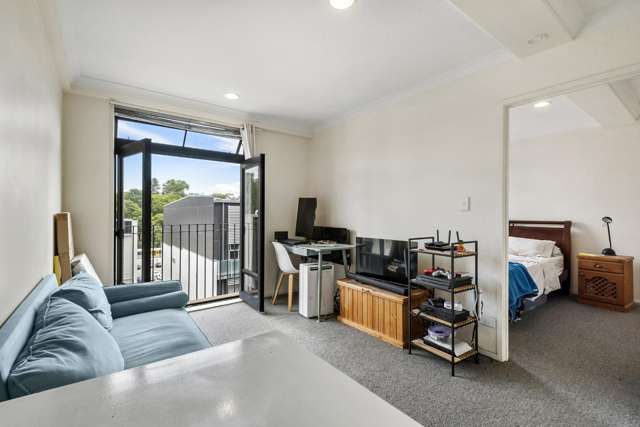 Freehold Parnell pad