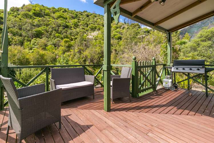 6 Brough Place Anakiwa and Surrounds_17