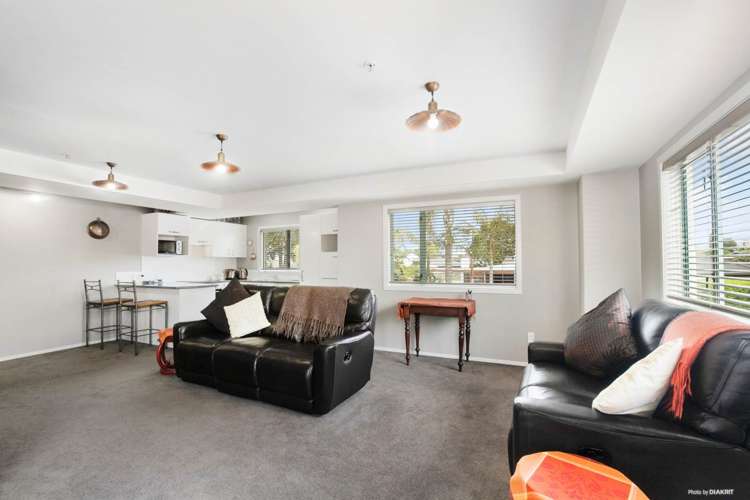 2/3b Harrison Road Mount Wellington_7