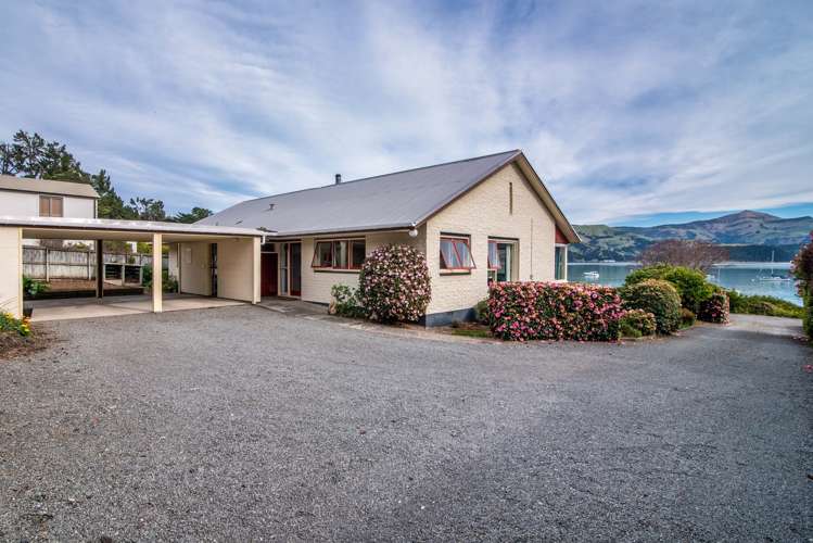 113 Beach Road Akaroa_16