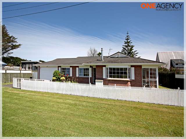 1 Chrystall Street Foxton Beach_2