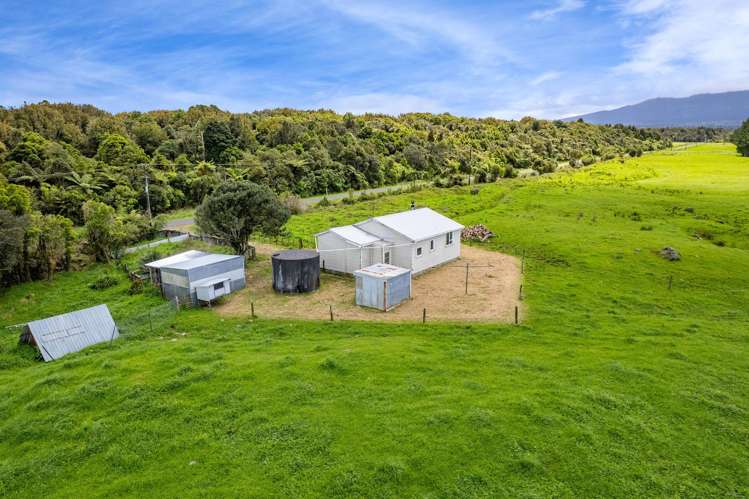 1055 Waiteika Road Opunake_25