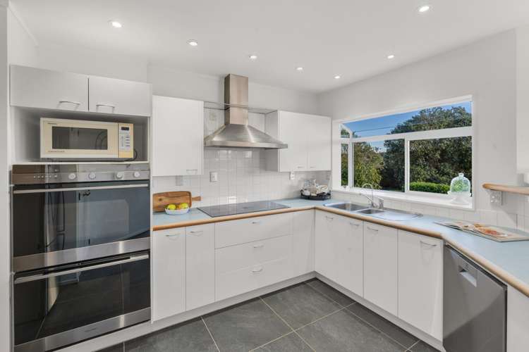 197 Burswood Drive Pakuranga Heights_12