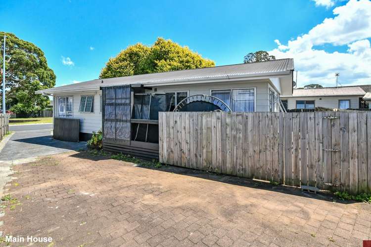 426 & 426A Roscommon Road Manurewa_9