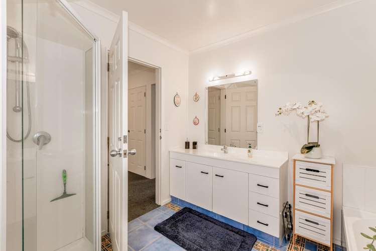 10 Glengavel Grove Papakowhai_29