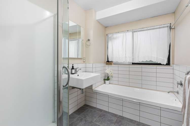 41 Newington Road Henderson_11