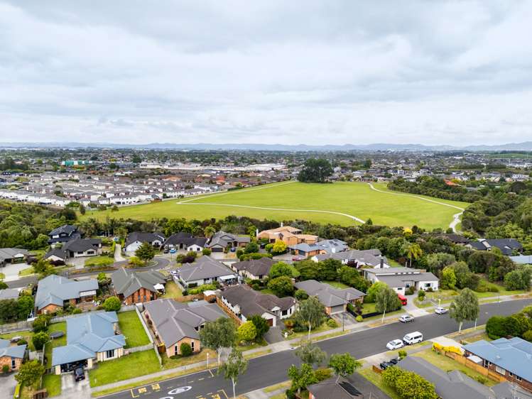 53 Barrington Drive Huntington_36