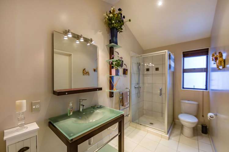 133 Alec Craig Way Gulf Harbour_17