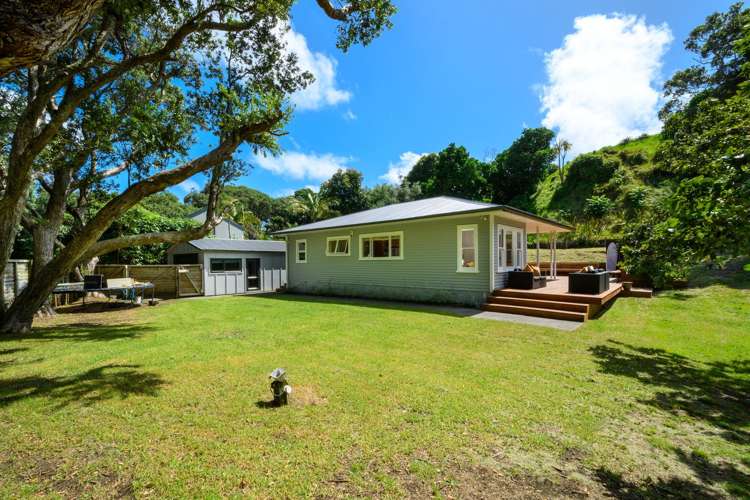 379 Motutara Road Muriwai Beach_4