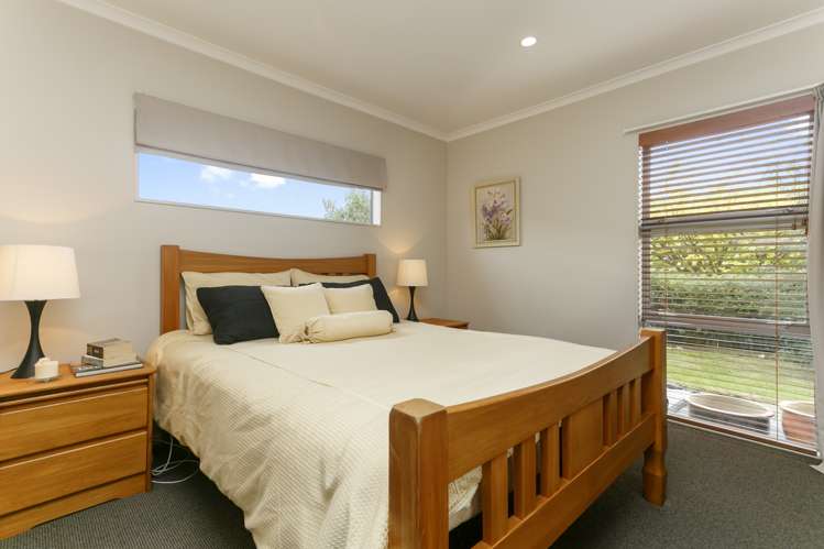 5 Magnolia Rise Waipahihi_17