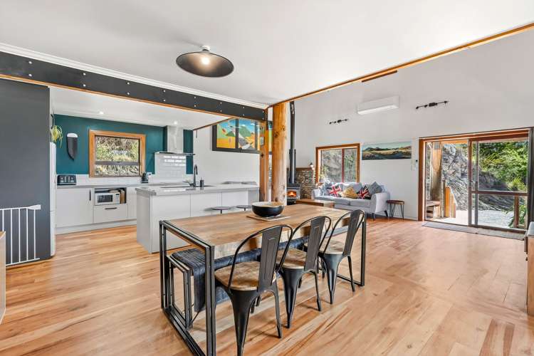 42 Main Road Luggate_5