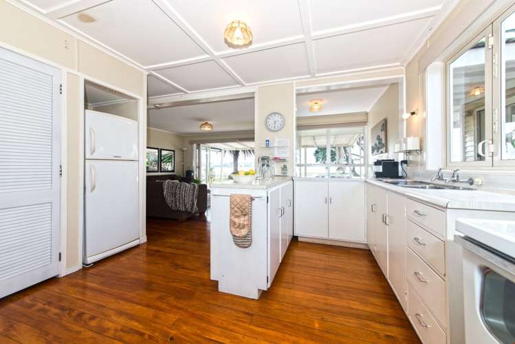 27 Kawakawa Bay Coast Road Kawakawa Bay_13