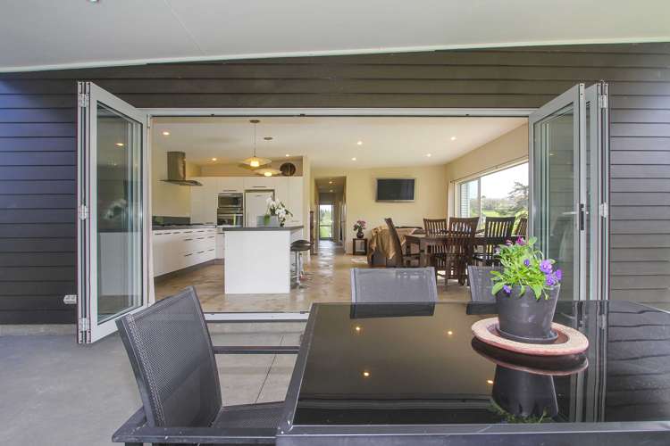 1513a East Coast Road Redvale_5