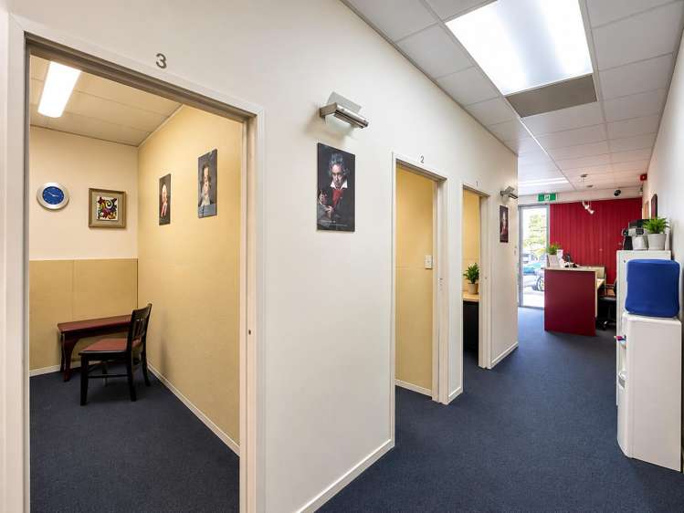 5/2 Amera Place Huntington Park_11