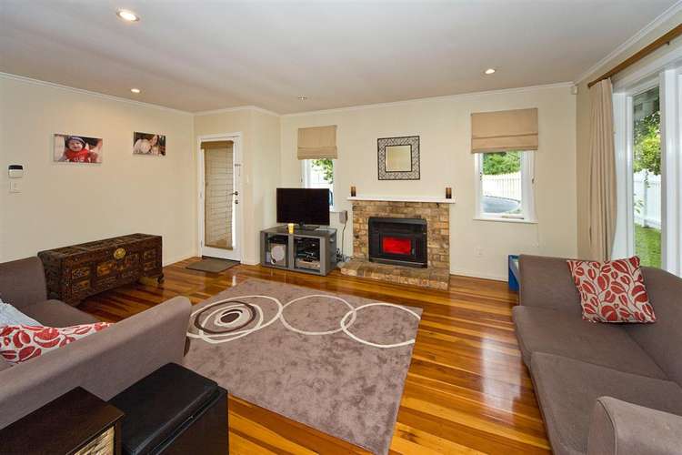 6 Grainger Road Te Atatu South_10