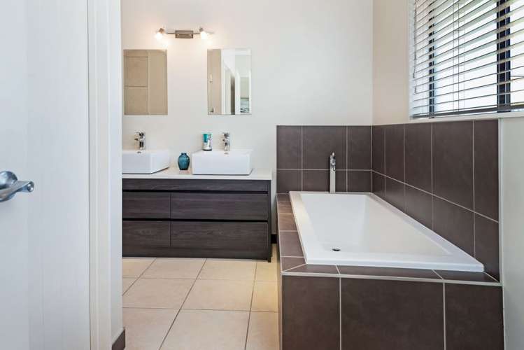 9 Fern Place Beachlands_15