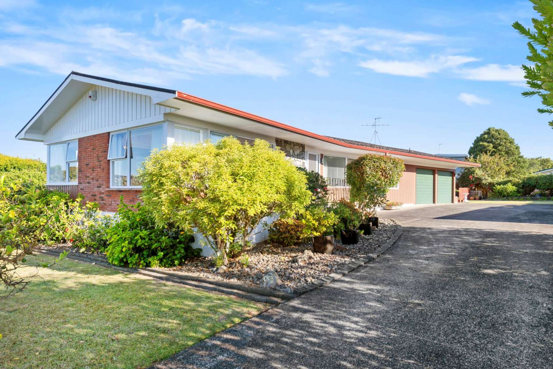 16 Imatra Place Sunnyhills_0