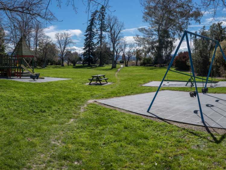 39 Birchwood Avenue Burleigh_3