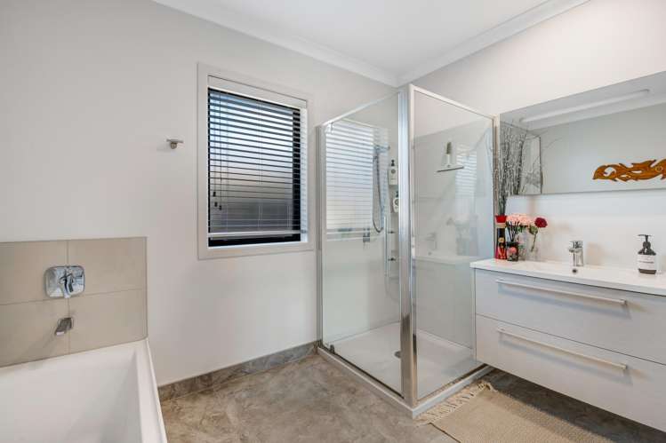 7 Raabia Close Parakai_24