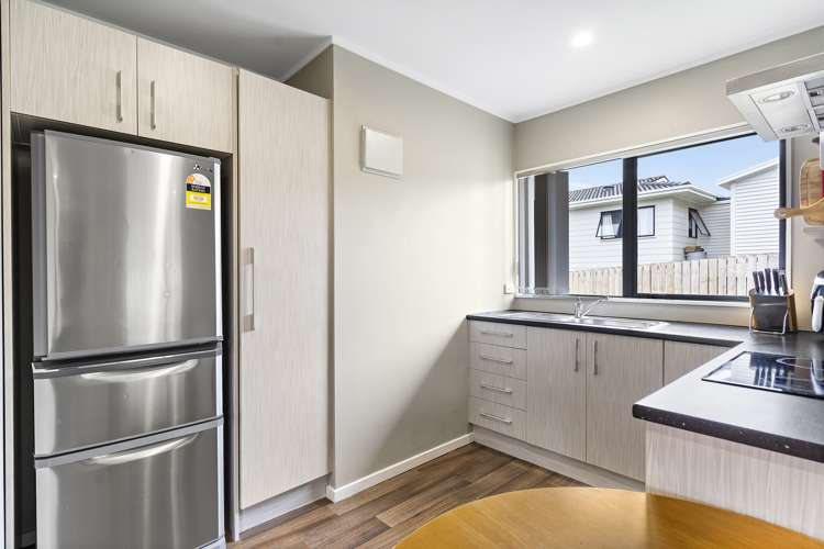 2/205 Mahia Road Wattle Downs_6