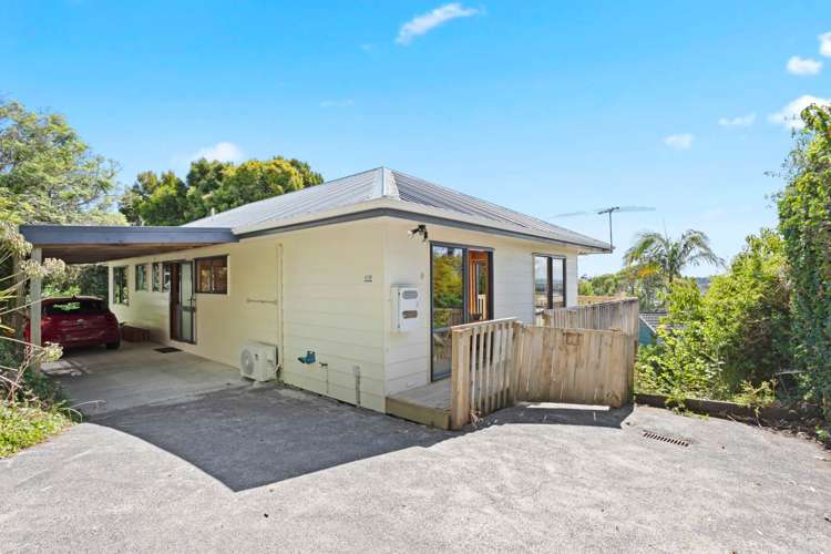 2/613a Glenfield Road Totara Vale_5