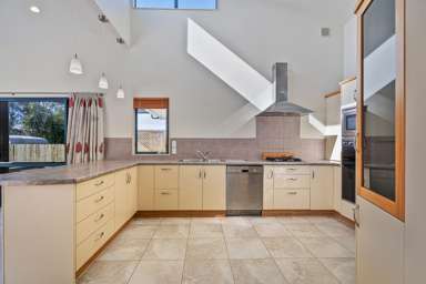 21 Charles Green Drive_4