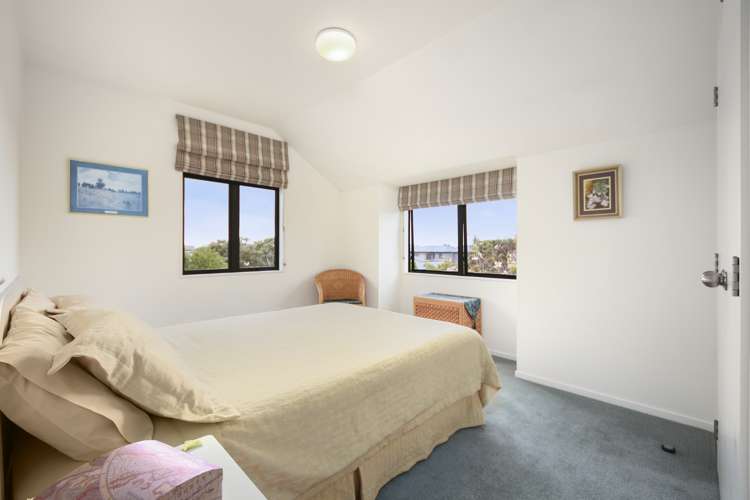 4/8 Tuscany Way Te Atatu Peninsula_14