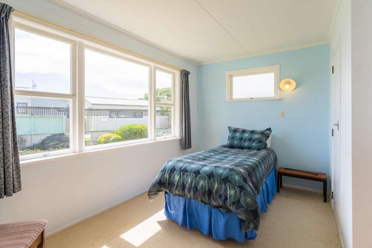 11 Adrian Grove Waikanae Beach_15