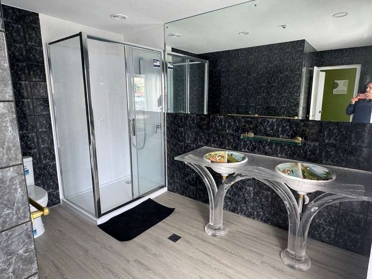 88 Commercial Road Helensville_7