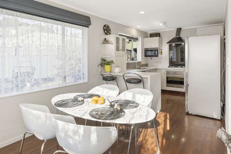 9 Vining Crescent Stoke_1