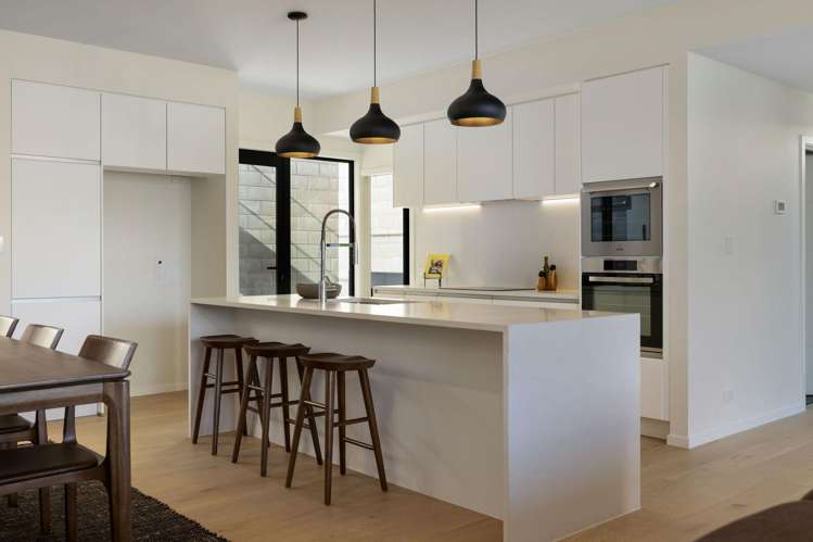 1/14 Vancouver Drive Queenstown Hill_9