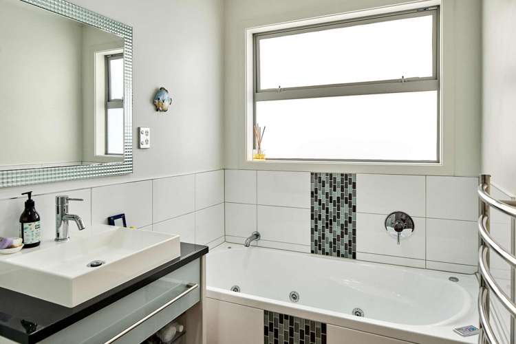 25 Sunset Parade Plimmerton_12